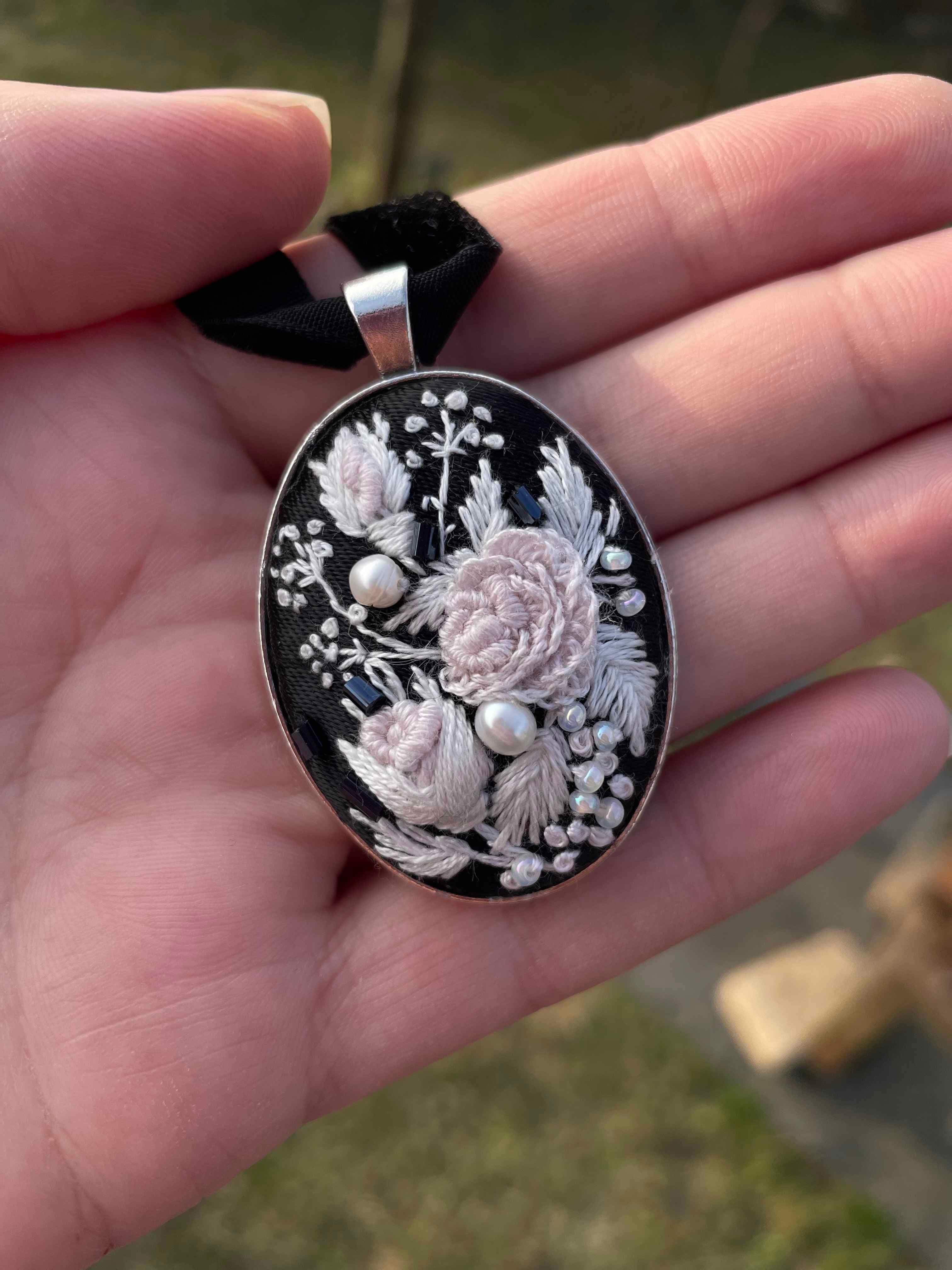 Місячна перлина — Сріблясті з рамкою NataSko Handmade